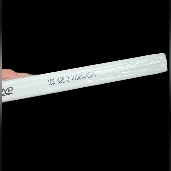 ⭐️5/$45⭐️NIP Ice Age : Dawn of the Dinosaurs DVD - Picture 2 of 3